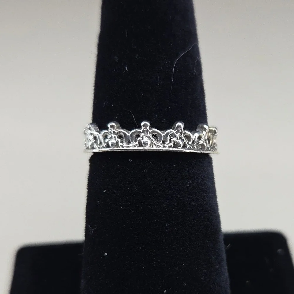Silver Tone Crown Tiara Band Ring Filigree Princess Stackable Size 7